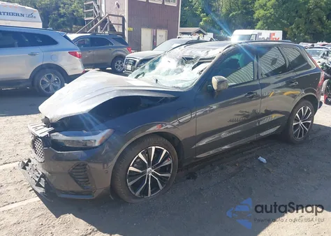 2023 Volvo Xc60 Recharge Plug-In Hybrid T8 Plus Dark Theme из США, поврежденный, VIN YV4H60DWXP1332433